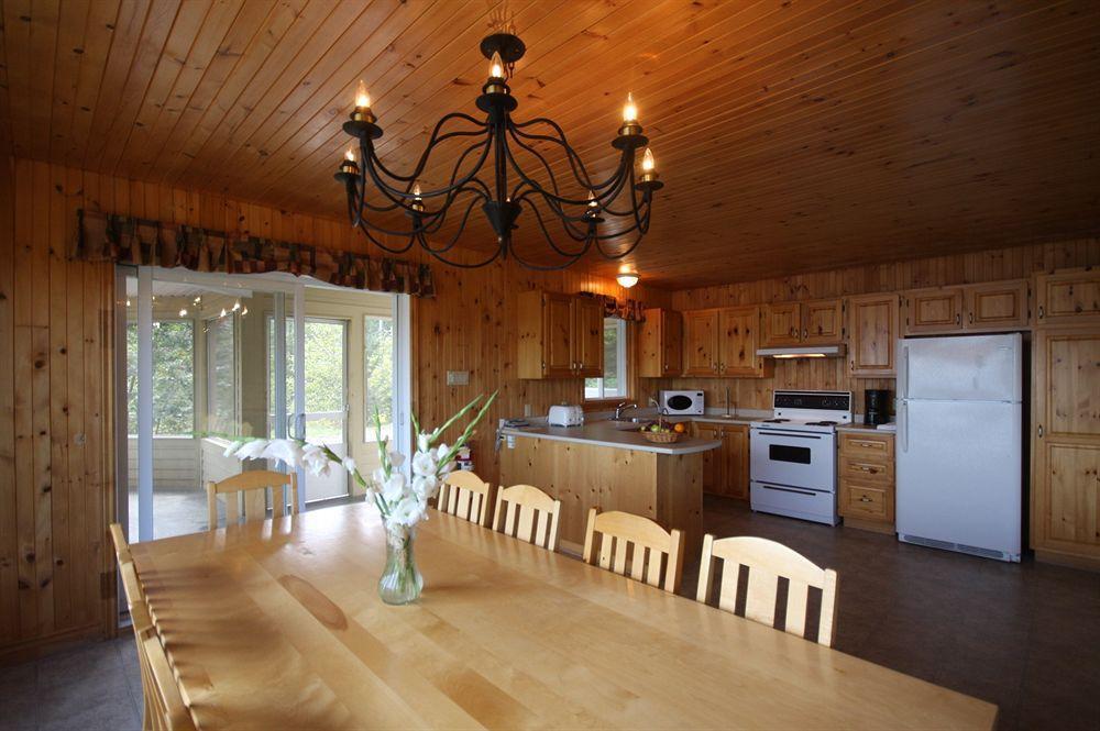 Auberge Du Lac-A-L'Eau-Claire Saint-Alexis-des-Monts Dış mekan fotoğraf