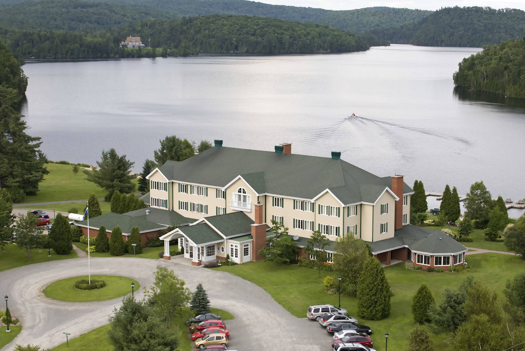 Auberge Du Lac-A-L'Eau-Claire Saint-Alexis-des-Monts Dış mekan fotoğraf