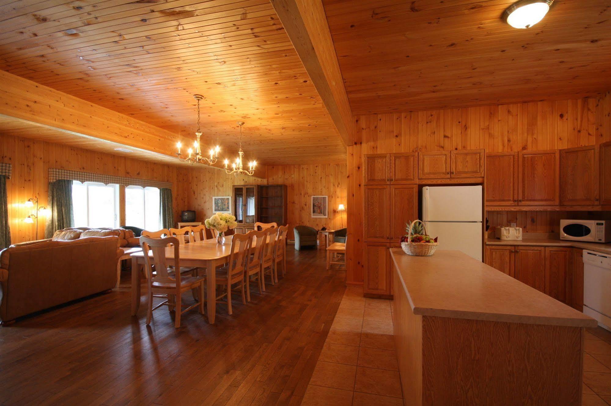 Auberge Du Lac-A-L'Eau-Claire Saint-Alexis-des-Monts Dış mekan fotoğraf